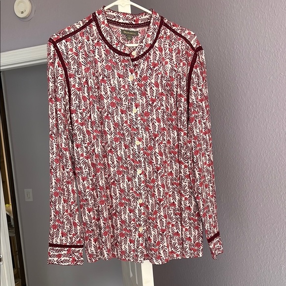 Style and Company New shirt size Large . Beautiful florals in red and cranberry. - Picture 4 of 4